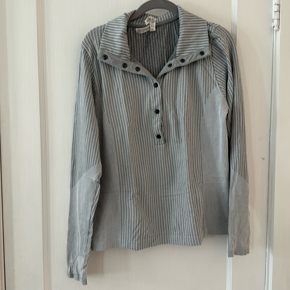 Athleta flurry seamless henley pullover grey and white stripe design XL